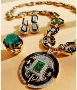 David Webb Rings*Pantheon Ring, Carved Emerald